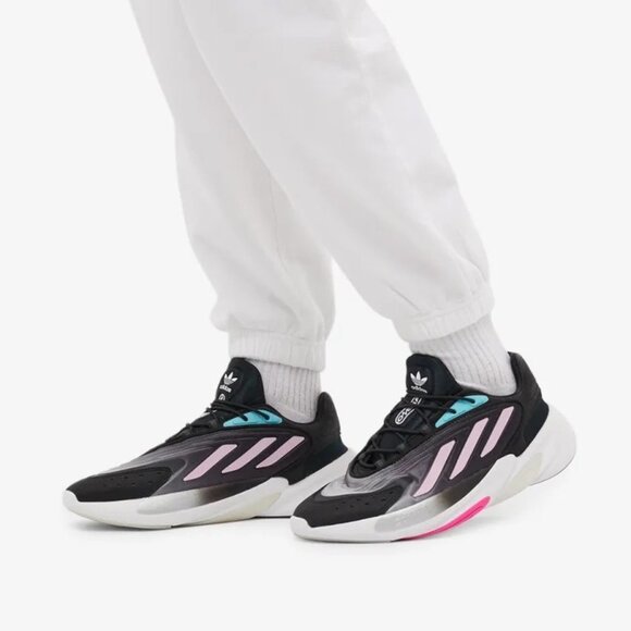 Adidas OZELIA W CORE BLACK, CLEAR PINK & WHITE - Picture 2 of 11